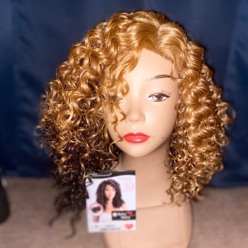 Wigs - Picture 2 of 4